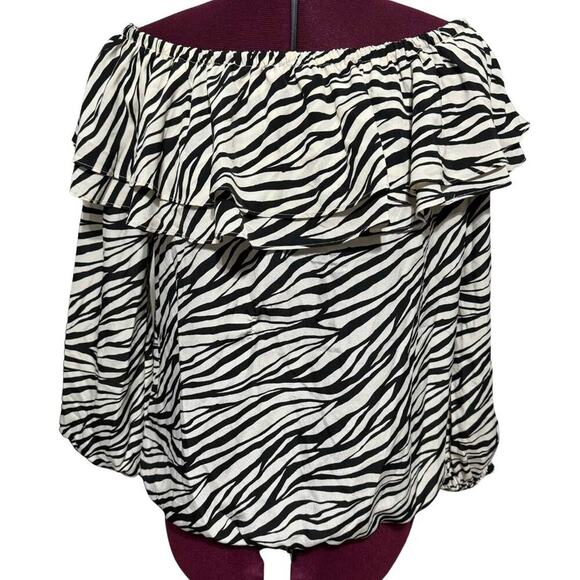 MICHAEL KORS Zebra Print Off-the-Shoulder 3/4 Sleeve Ruffle Crepe Top NWT Medium - Picture 3 of 10